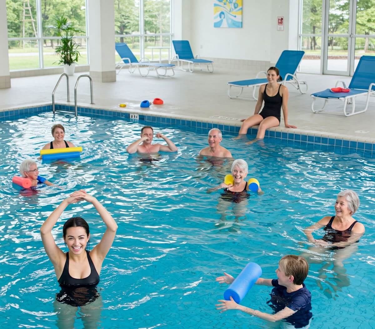 Read more about the article The Top 5 Reasons to Use the Pool at Your Gym